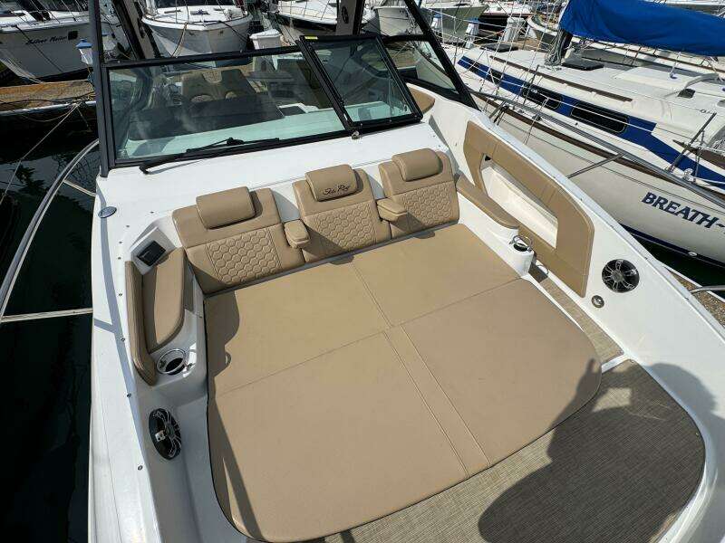 2019 Sea Ray 320 Sundancer