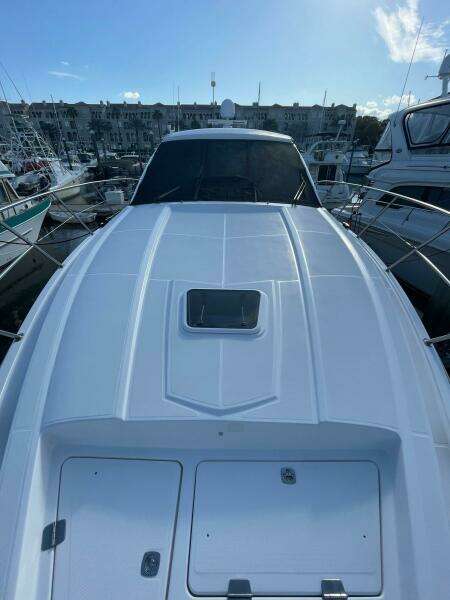 Regal 52 Sport Coupe - Bow