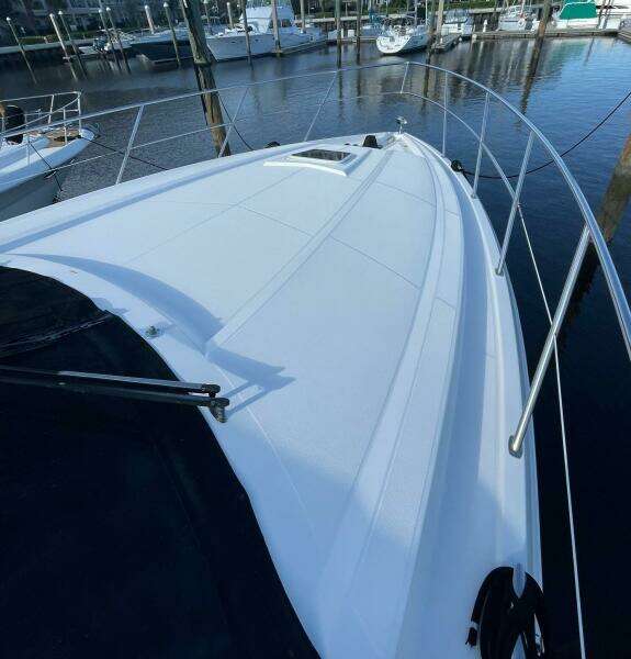 Regal 52 Sport Coupe - Bow