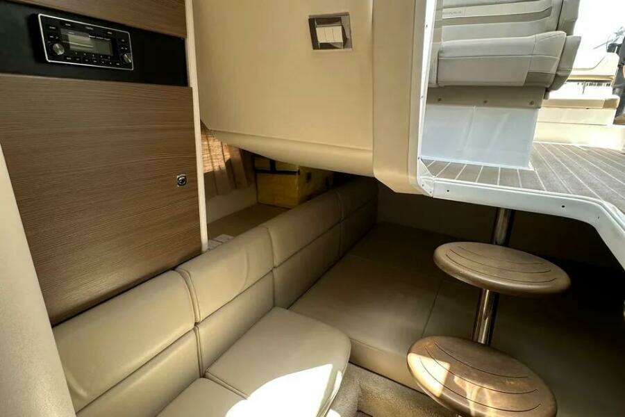 2019 Formula 350 Crossover Bowrider