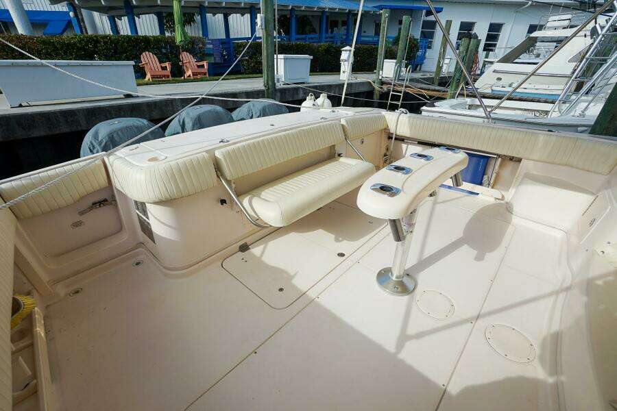 2007 Grady-White Express 360 boat deck with seating and table.