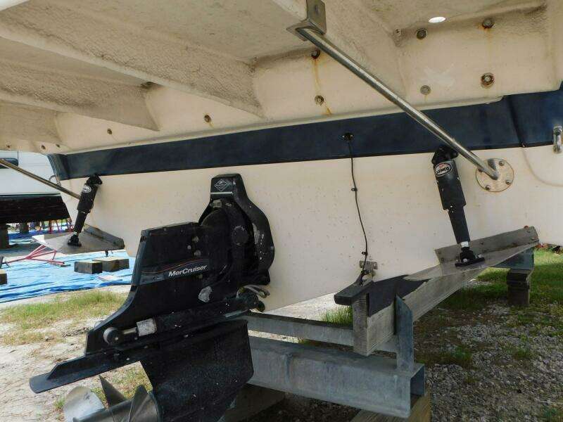 2004 Rinker Fiesta Vee 270