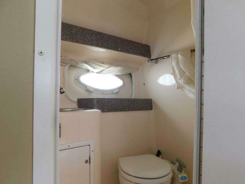 2004 Rinker Fiesta Vee 270