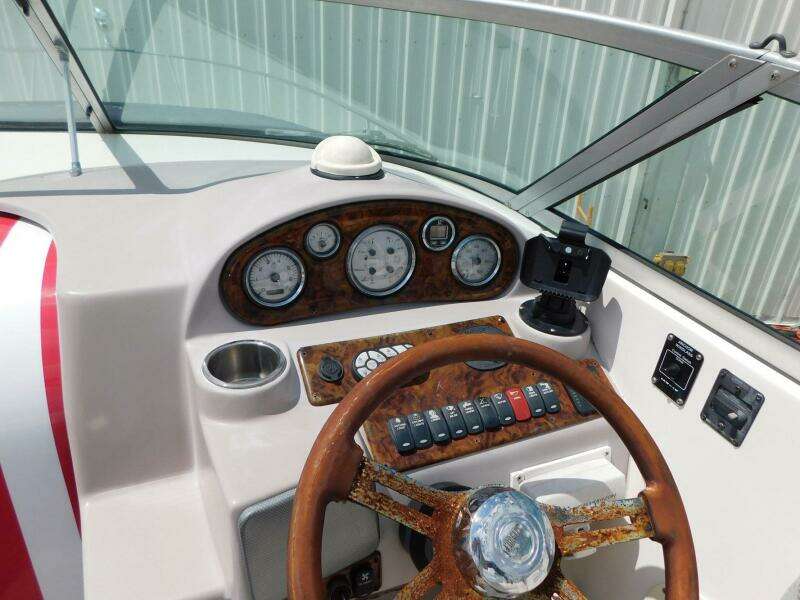 2004 Rinker Fiesta Vee 270