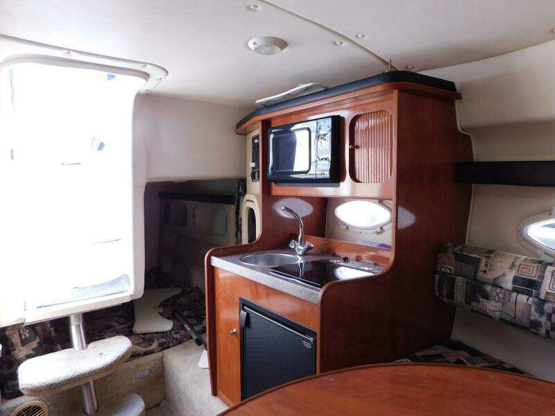 2004 Rinker Fiesta Vee 270