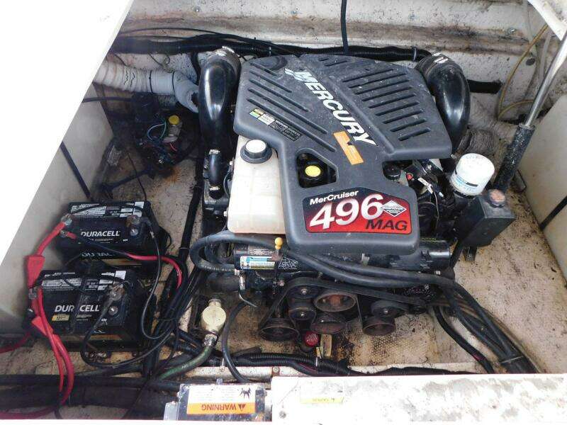 2004 Rinker Fiesta Vee 270