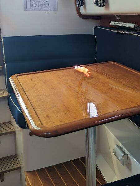 2006 Hunt Surf Hunter 33