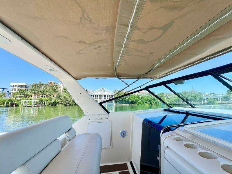 1998 Tiara Yachts 3500 Express