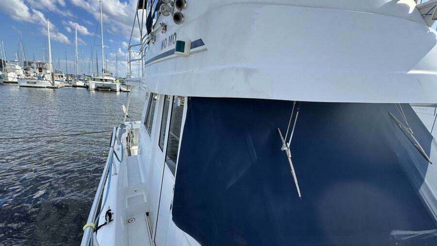 1999 Mainship 350 Side Deck Starboard
