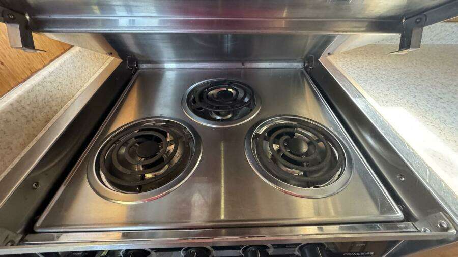 1999 Mainship 350 Galley Stovetop