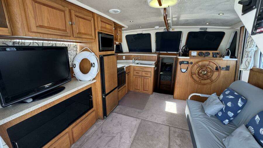 1999 Mainship 350 Salon