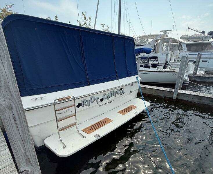 1989 Sea Ray 460 Express Cruiser