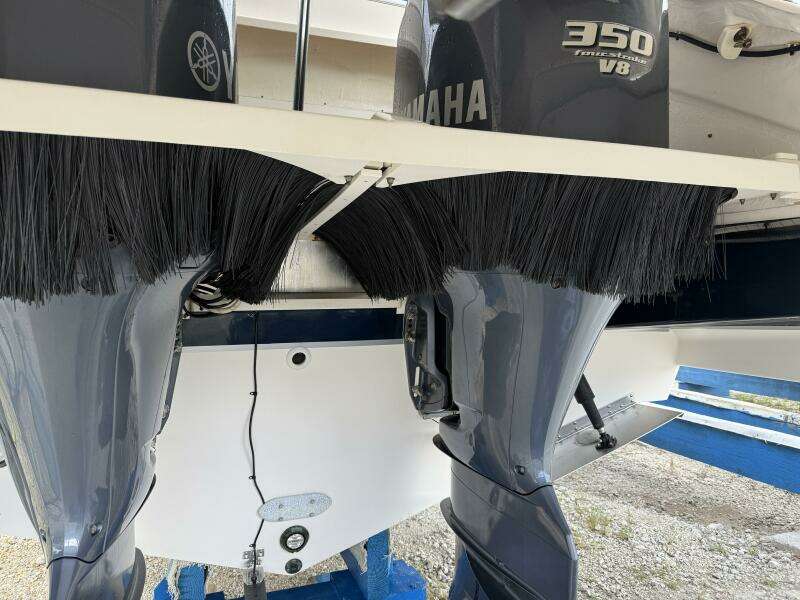 2013 Pursuit 365 SCI