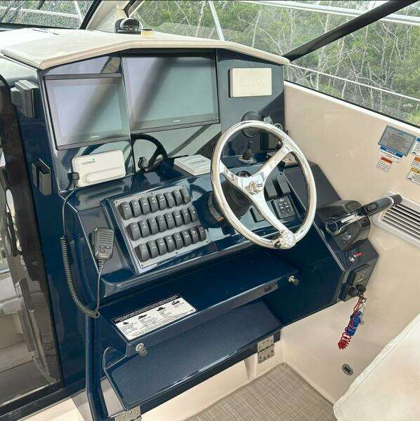 2013 Pursuit 365 SCI