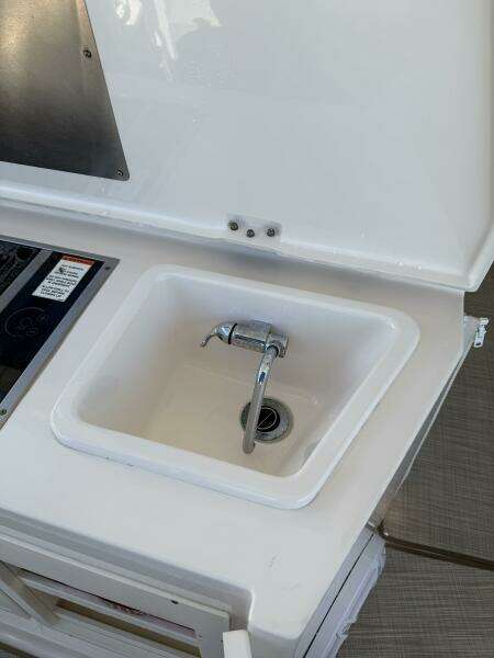 2013 Pursuit 365 SCI