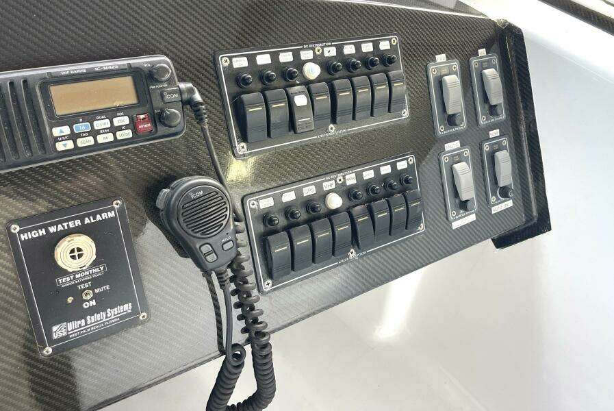 2008 Goetz Custom Boats 33 Limo Tender