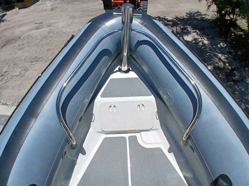 2002 Protector 28 Targa