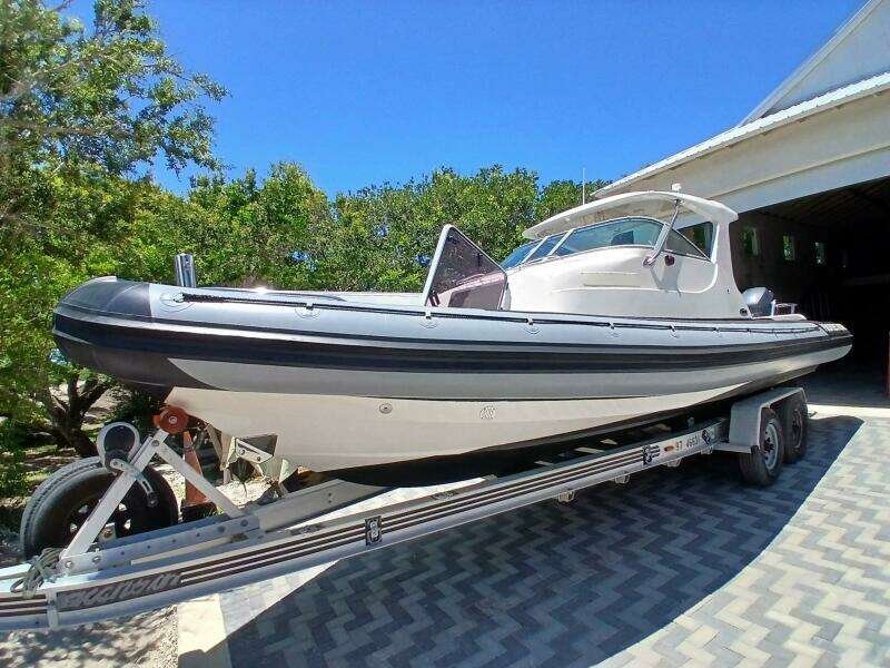 2002 Protector 28 Targa