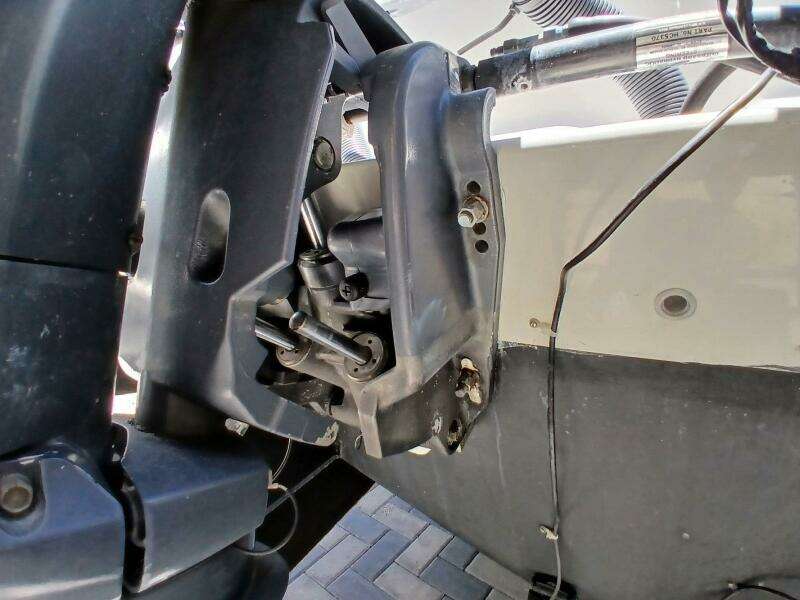 2002 Protector 28 Targa