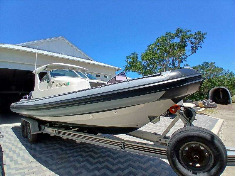 2002 Protector 28 Targa