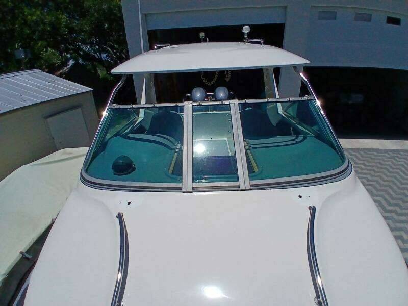 2002 Protector 28 Targa