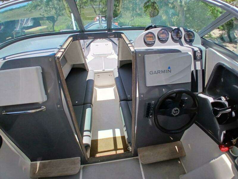 2002 Protector 28 Targa