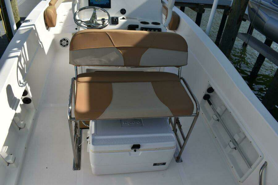 2023 NauticStar 231 Hybrid