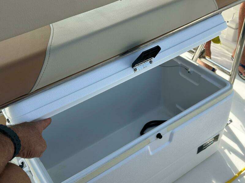 2023 NauticStar 231 Hybrid