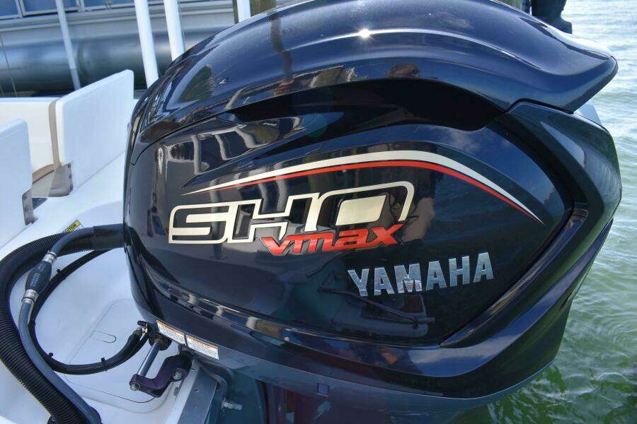 2023 NauticStar 231 Hybrid