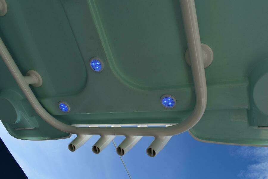 2023 NauticStar 231 Hybrid