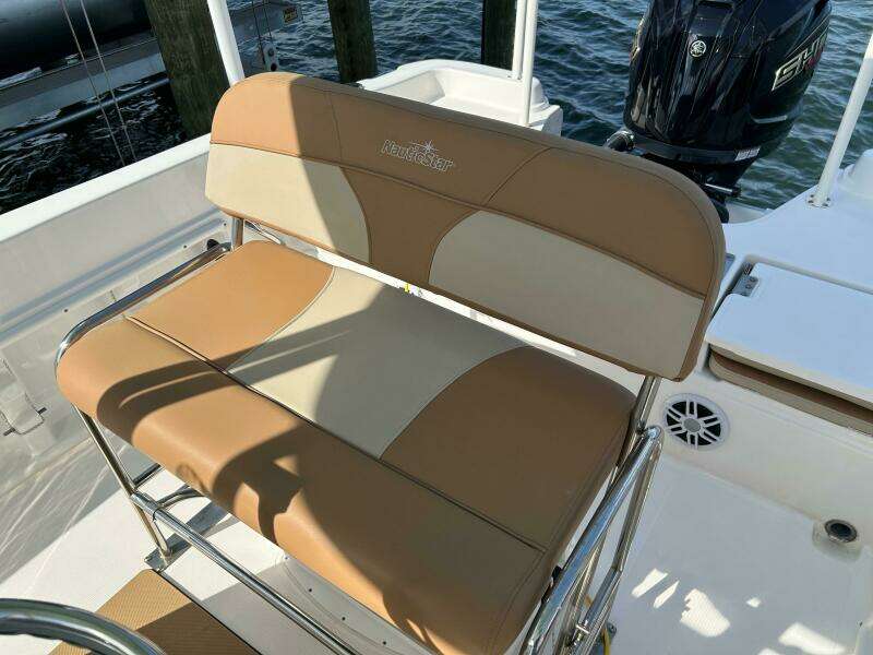 2023 NauticStar 231 Hybrid