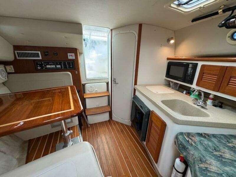2002 Pursuit 3000 Express