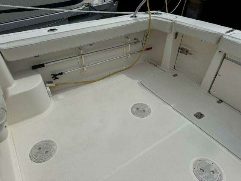 2002 Pursuit 3000 Express