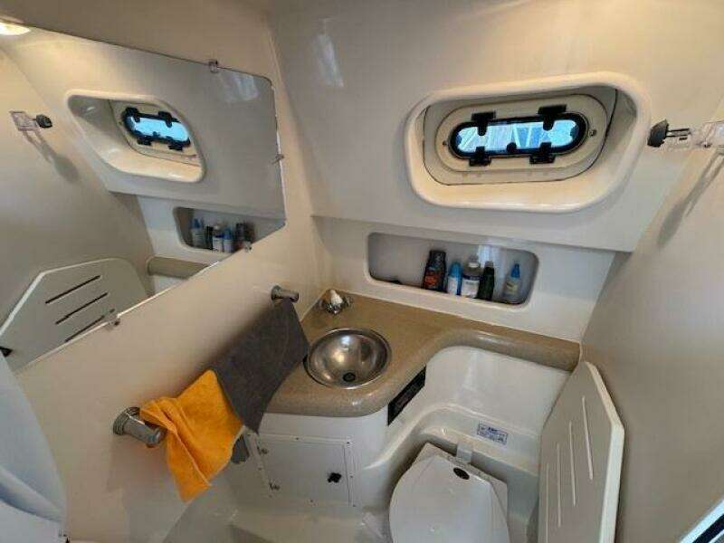 2002 Pursuit 3000 Express