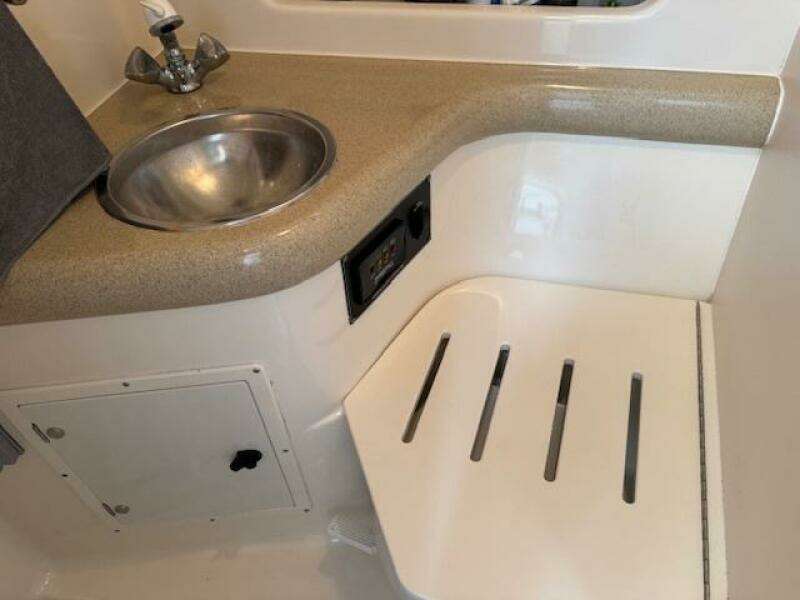 2002 Pursuit 3000 Express