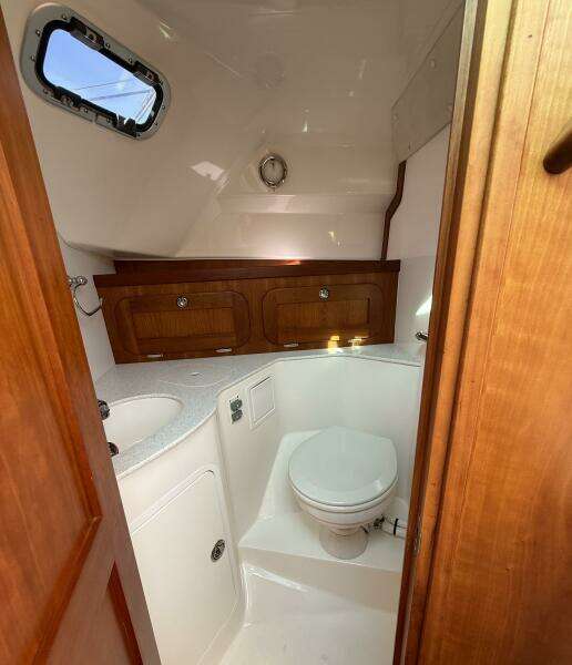 2009 Hunt Yachts Harrier 29