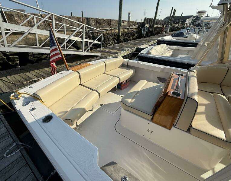 2009 Hunt Yachts Harrier 29