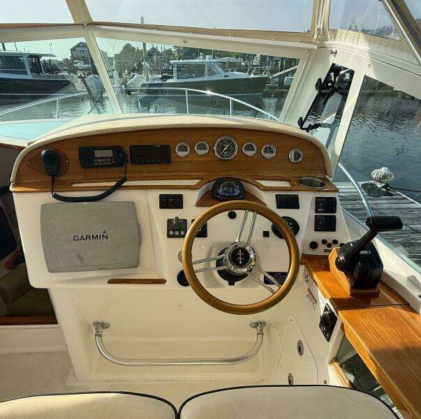 2009 Hunt Yachts Harrier 29