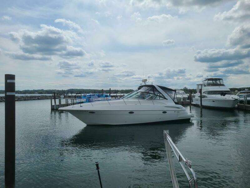 2004 Cruisers Yachts 340 Express