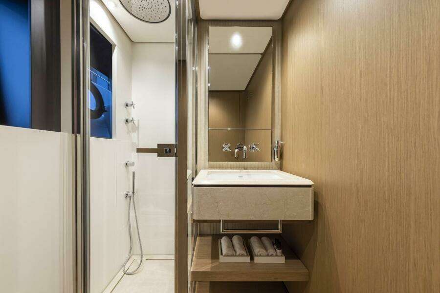 2021 Ferretti Yachts Ferretti 1000