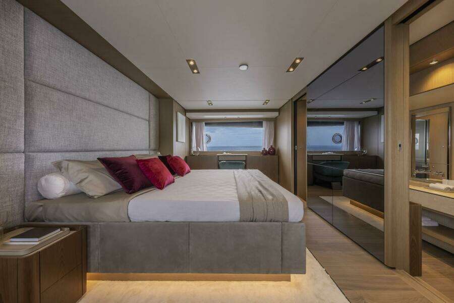 2021 Ferretti Yachts Ferretti 1000