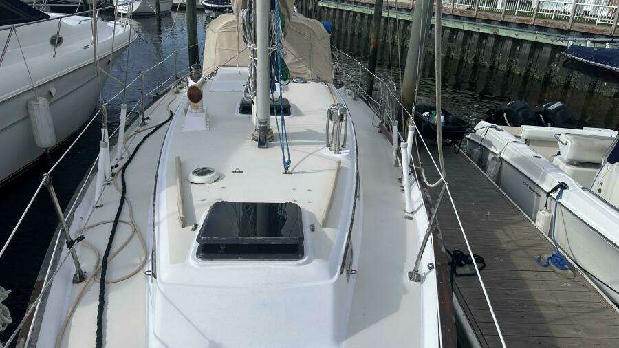 1977 Pearson 365 Ketch