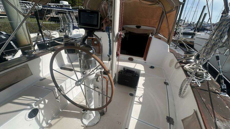 1977 Pearson 365 Ketch