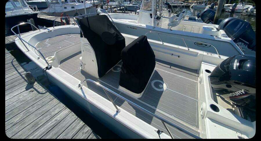 2020 Boston Whaler 190 Montauk
