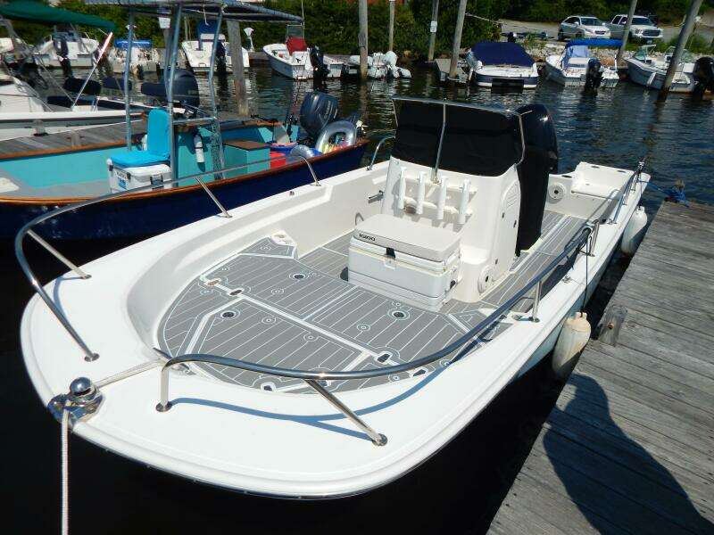 2020 Boston Whaler 190 Montauk