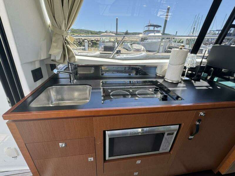 2016 Jeanneau Velasco 37F