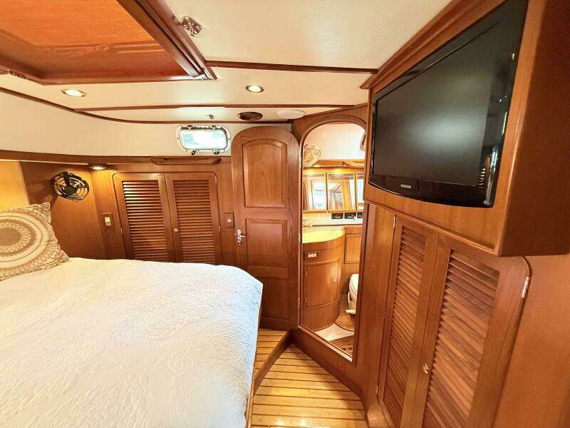 2008 Hylas 46 Center Cockpit