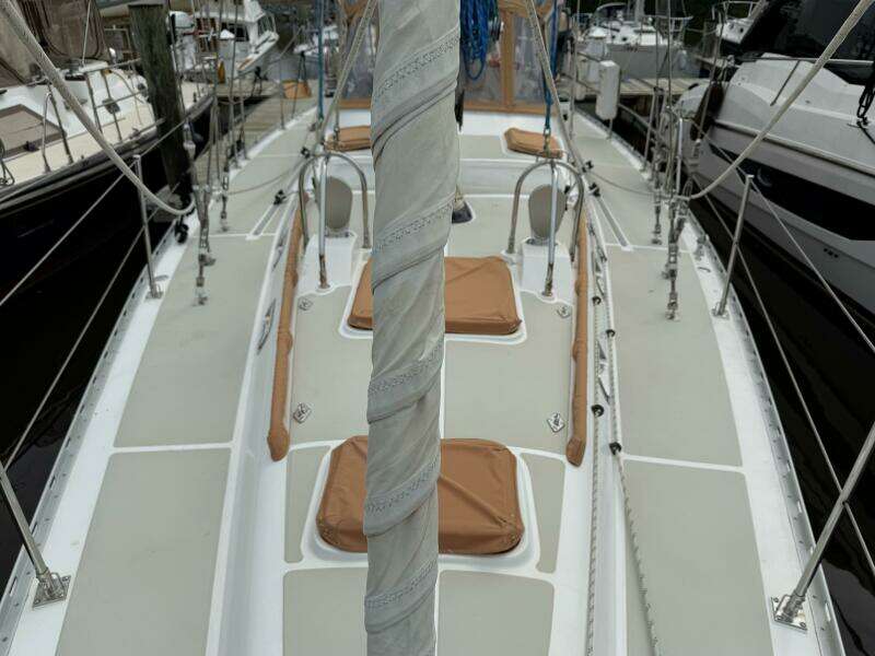 2008 Hylas 46 Center Cockpit