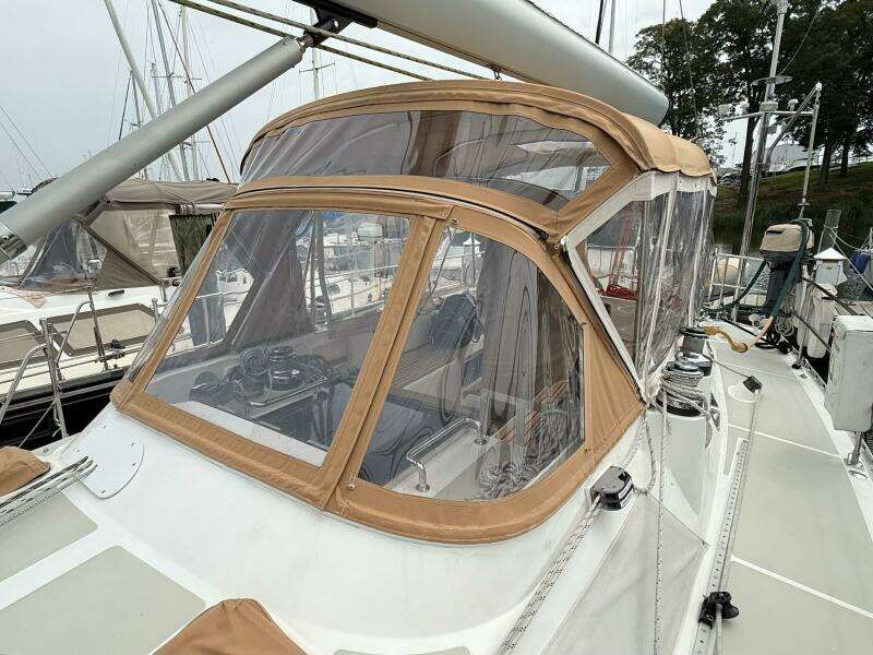 2008 Hylas 46 Center Cockpit