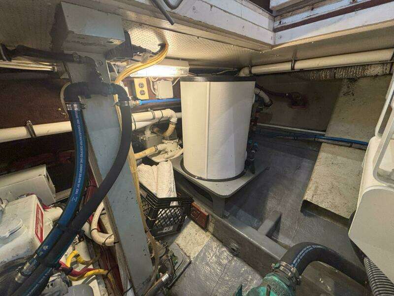 1972 Matthews 4 Flush Deck